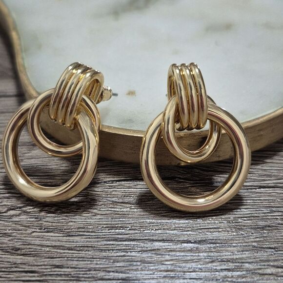 Elegant Gold-Tone Teardrop Shape Chainlink Hoop Wrap Earrings - Picture 1 of 10